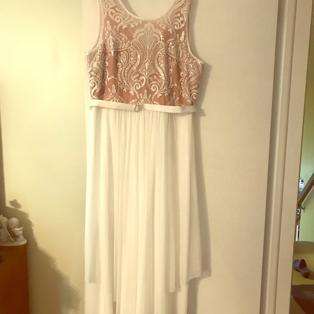 White sleeveless evening gown